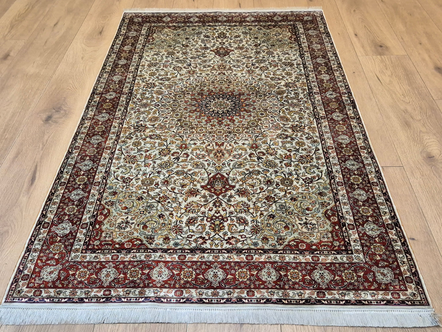 Feiner Hereke Teppich – Seide auf Seide, Medaillon, exklusive Knüpfung