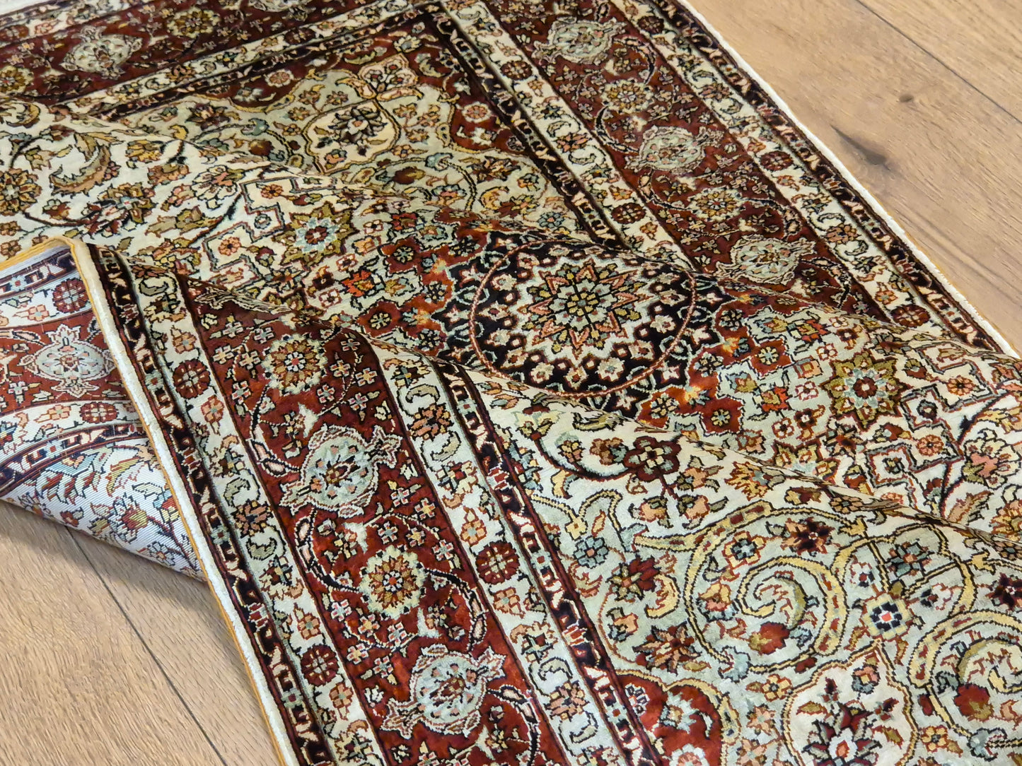 Feiner Hereke Teppich – Seide auf Seide, Medaillon, exklusive Knüpfung