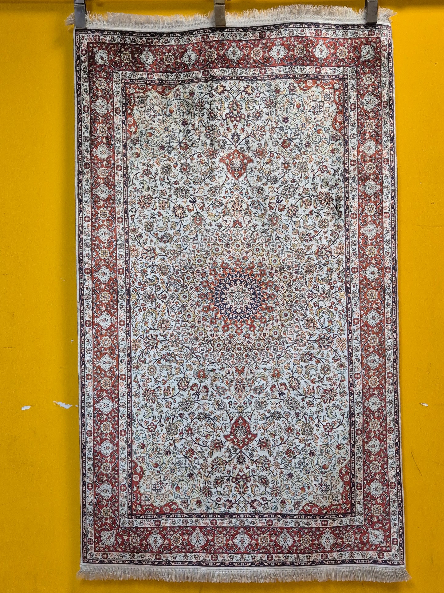 Feiner Hereke Teppich – Seide auf Seide, Medaillon, exklusive Knüpfung