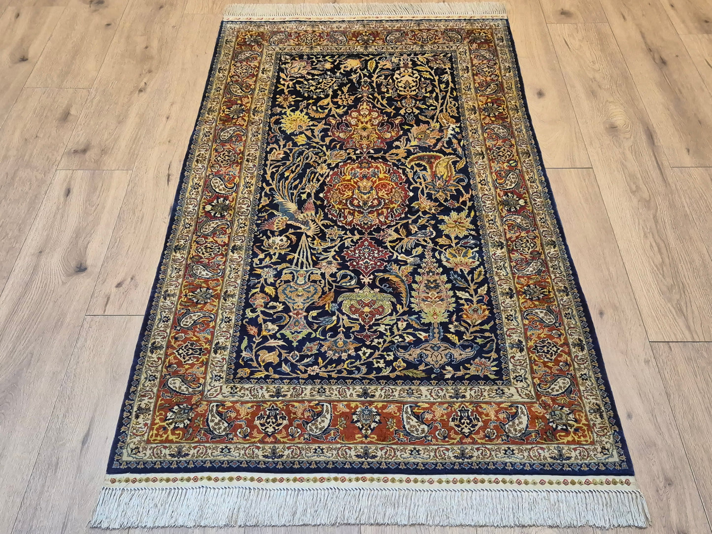 Hereke Teppich – Seide auf Seide, florales Muster, feine Knüpfung