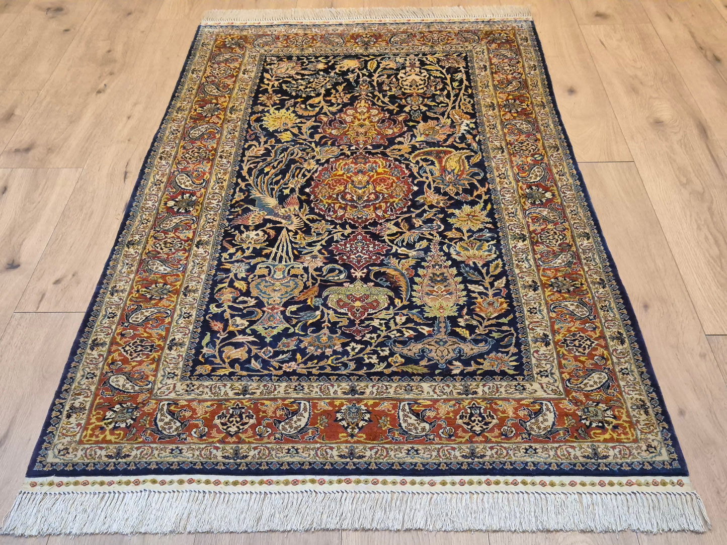 Hereke Teppich – Seide auf Seide, florales Muster, feine Knüpfung