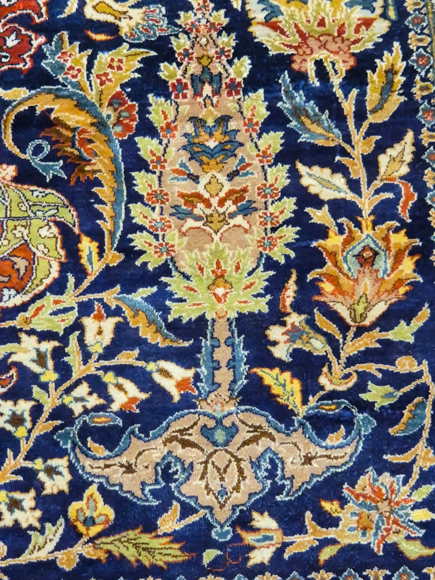 Hereke Teppich – Seide auf Seide, florales Muster, feine Knüpfung