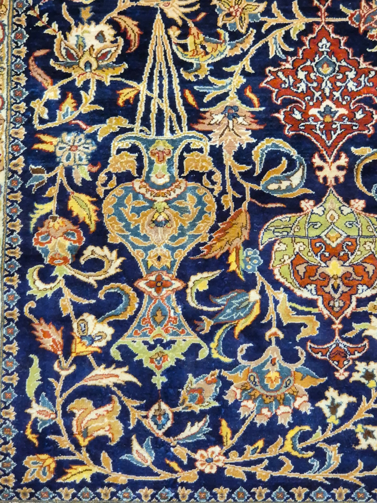 Hereke Teppich – Seide auf Seide, florales Muster, feine Knüpfung