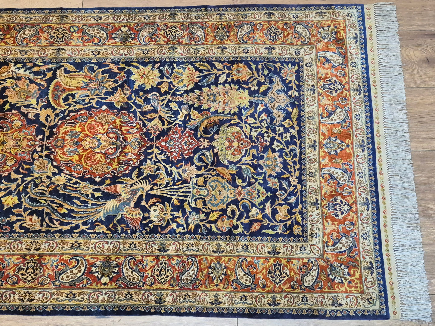 Hereke Teppich – Seide auf Seide, florales Muster, feine Knüpfung