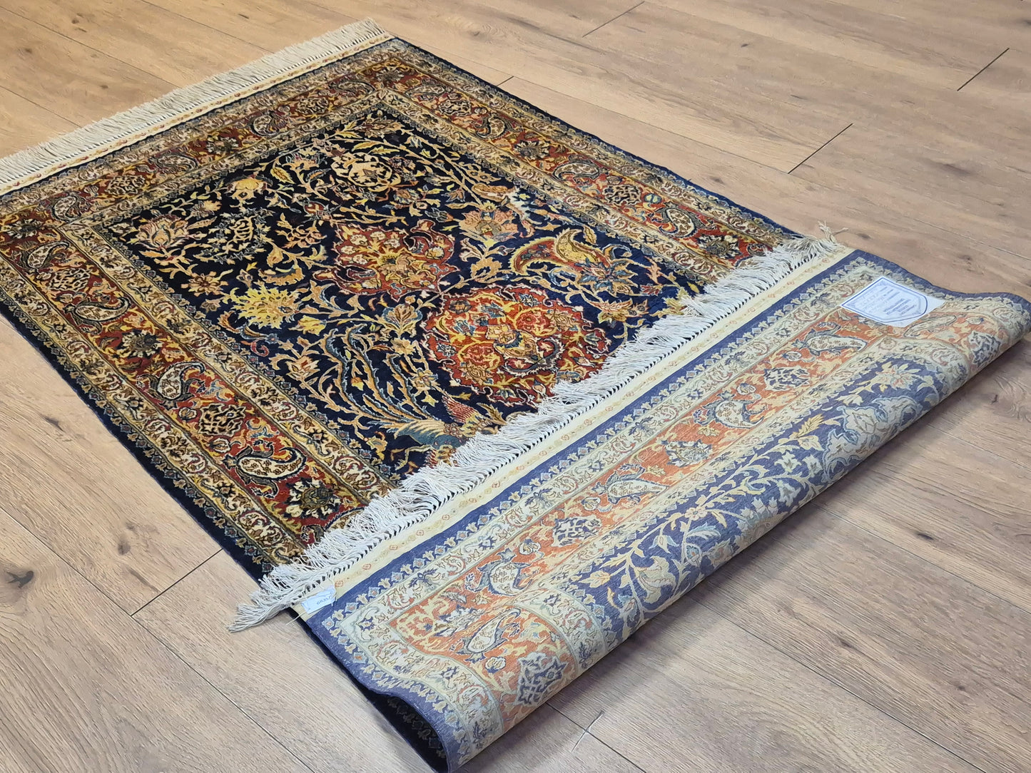 Hereke Teppich – Seide auf Seide, florales Muster, feine Knüpfung