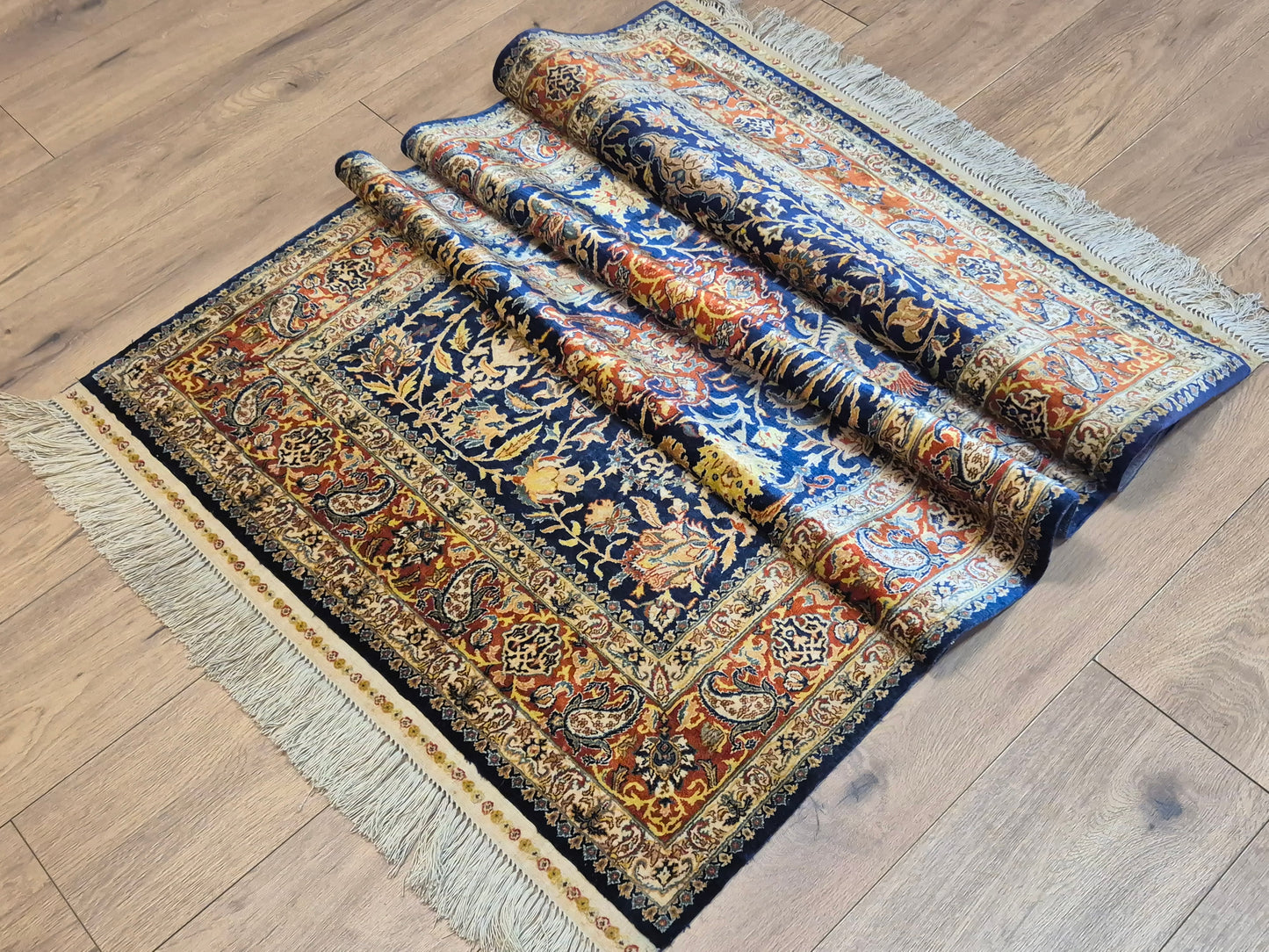 Hereke Teppich – Seide auf Seide, florales Muster, feine Knüpfung