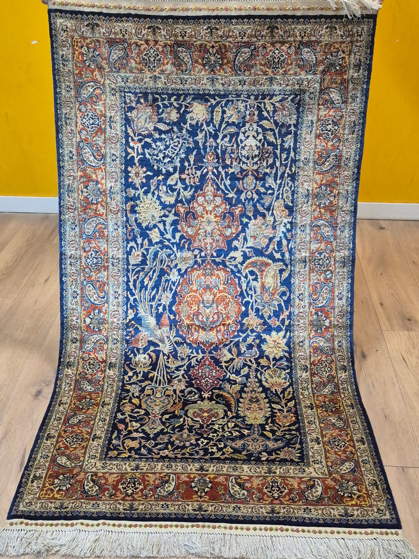 Hereke Teppich – Seide auf Seide, florales Muster, feine Knüpfung