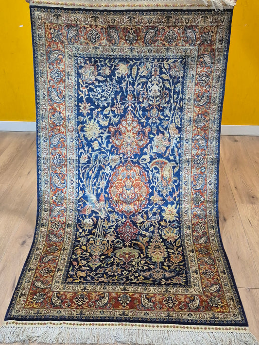 Hereke Teppich – Seide auf Seide, florales Muster, feine Knüpfung