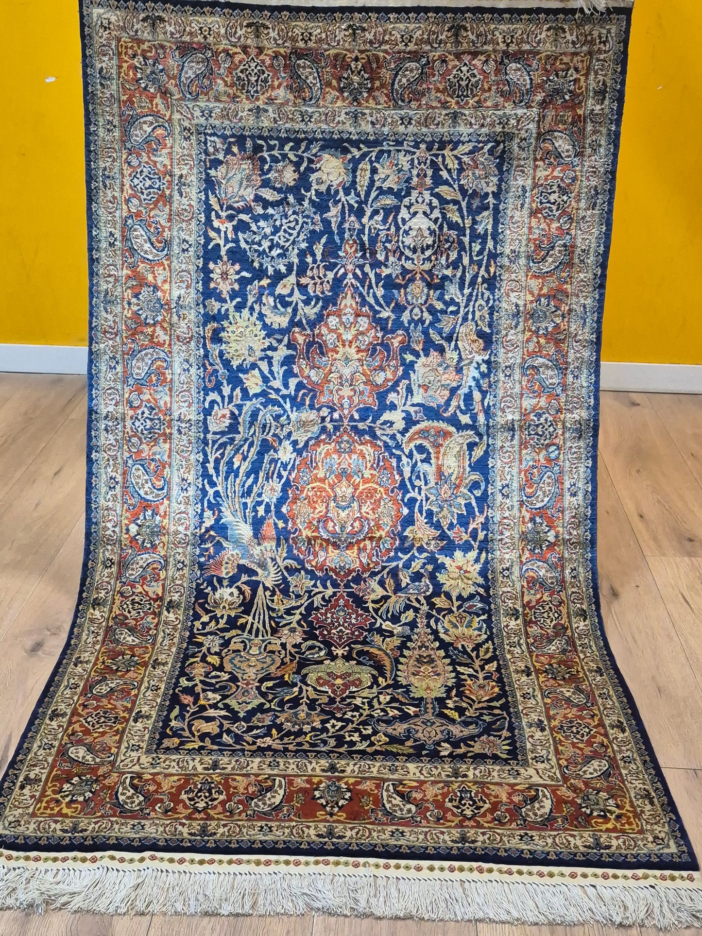 Hereke Teppich – Seide auf Seide, florales Muster, feine Knüpfung