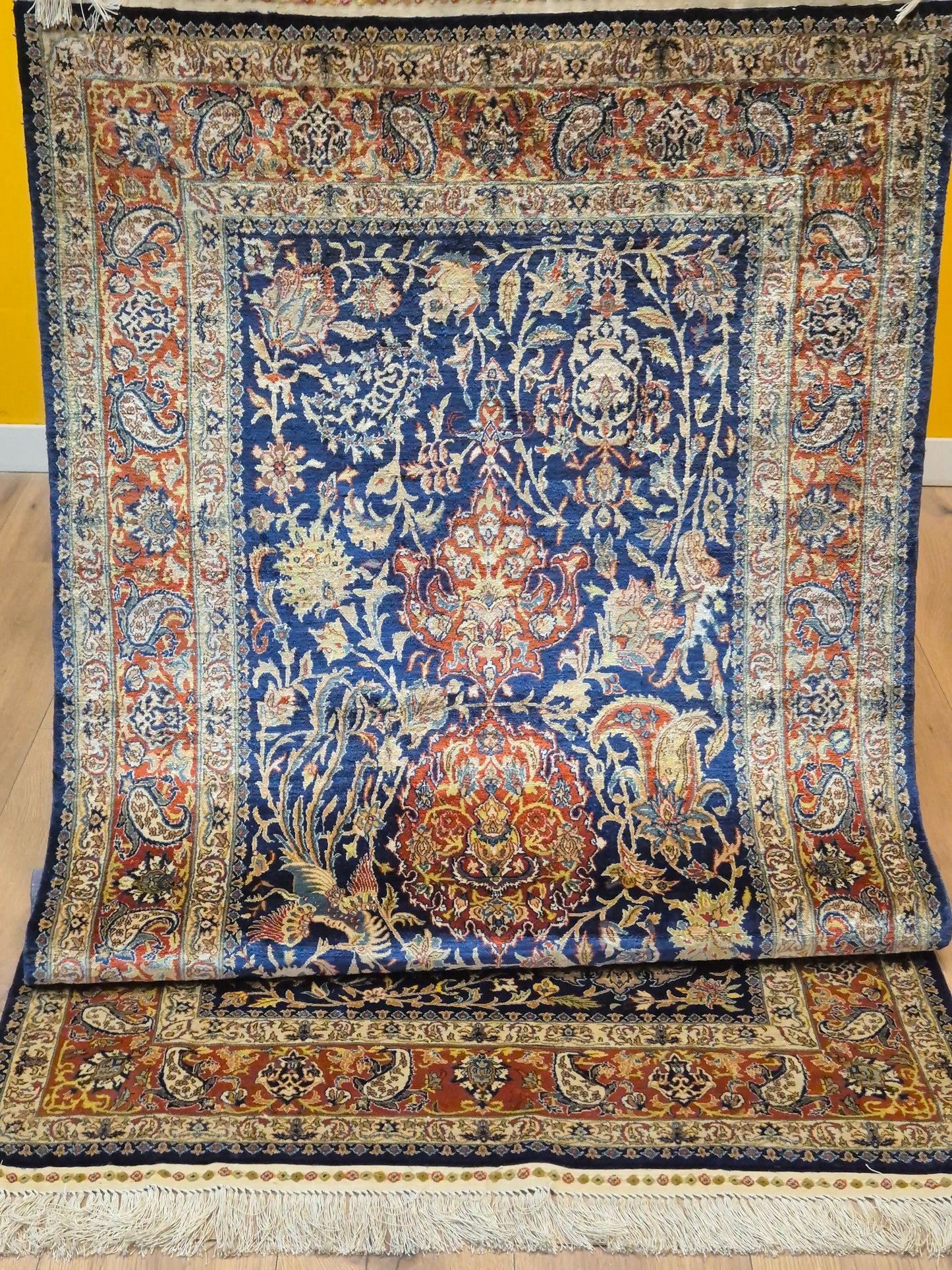 Hereke Teppich – Seide auf Seide, florales Muster, feine Knüpfung