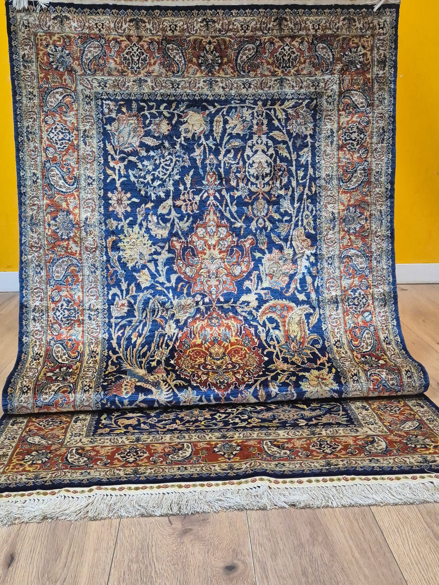 Hereke Teppich – Seide auf Seide, florales Muster, feine Knüpfung