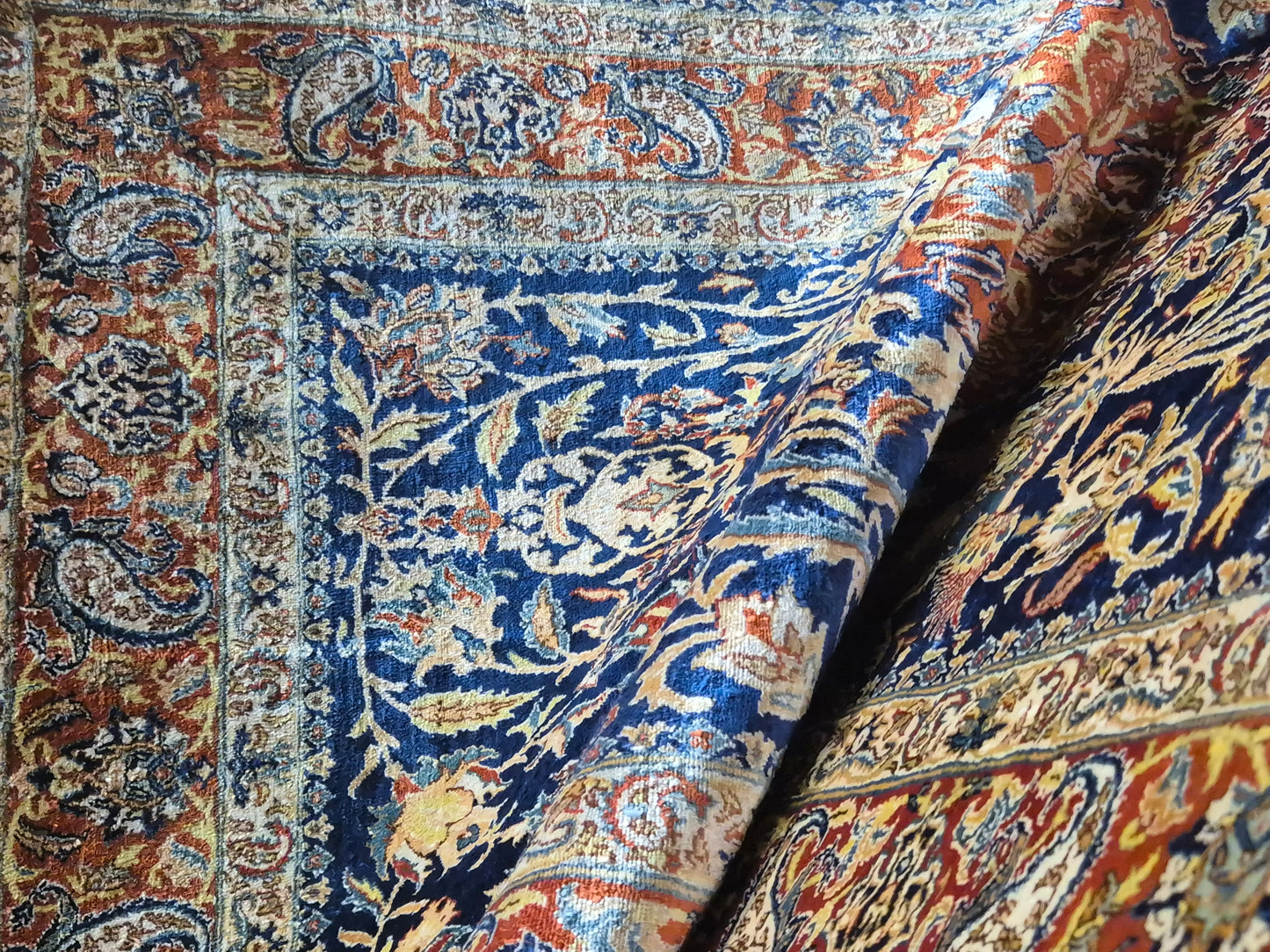 Hereke Teppich – Seide auf Seide, florales Muster, feine Knüpfung