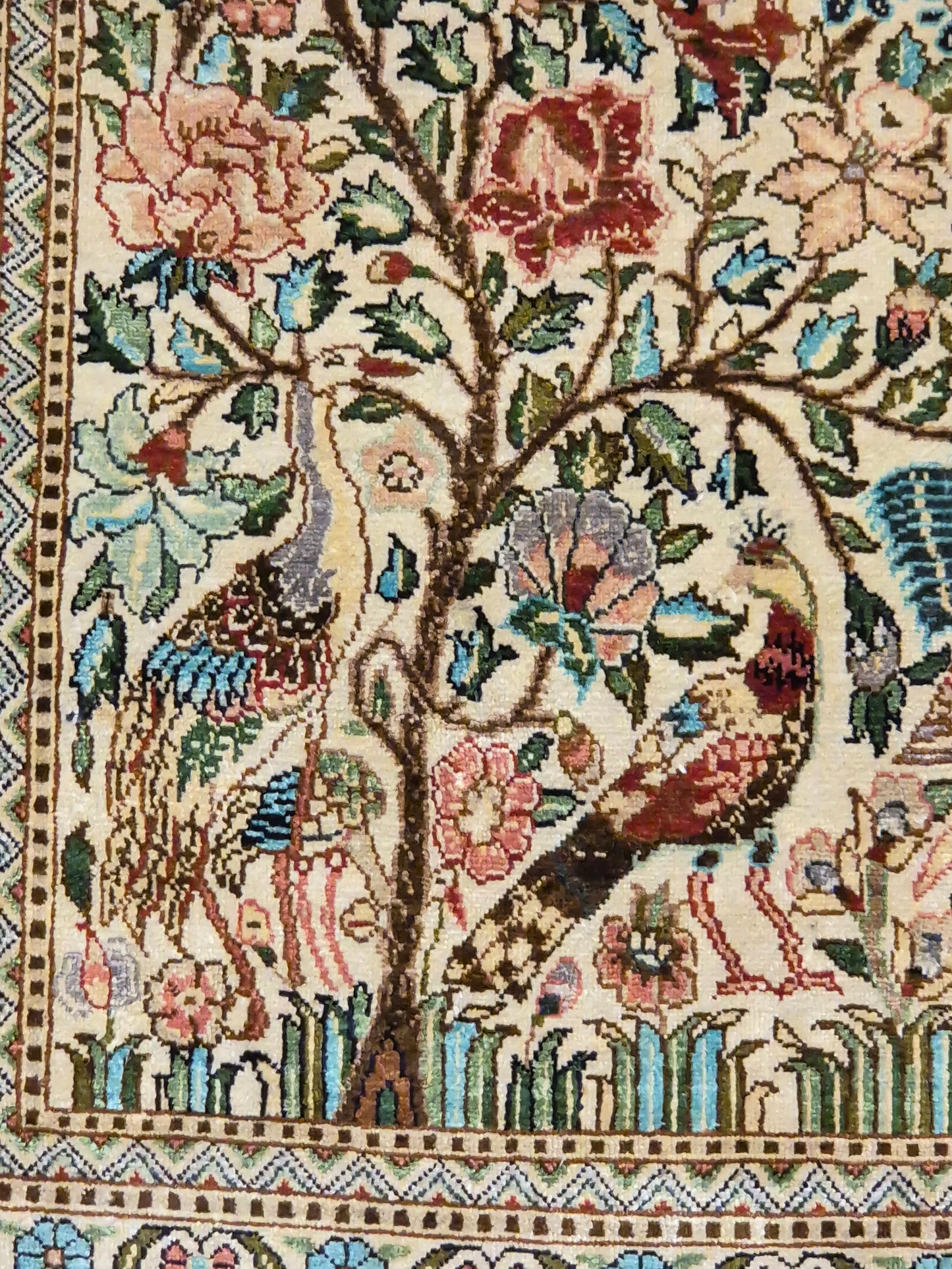 Hereke Teppich Naturseide florales Muster feine Knüpfung