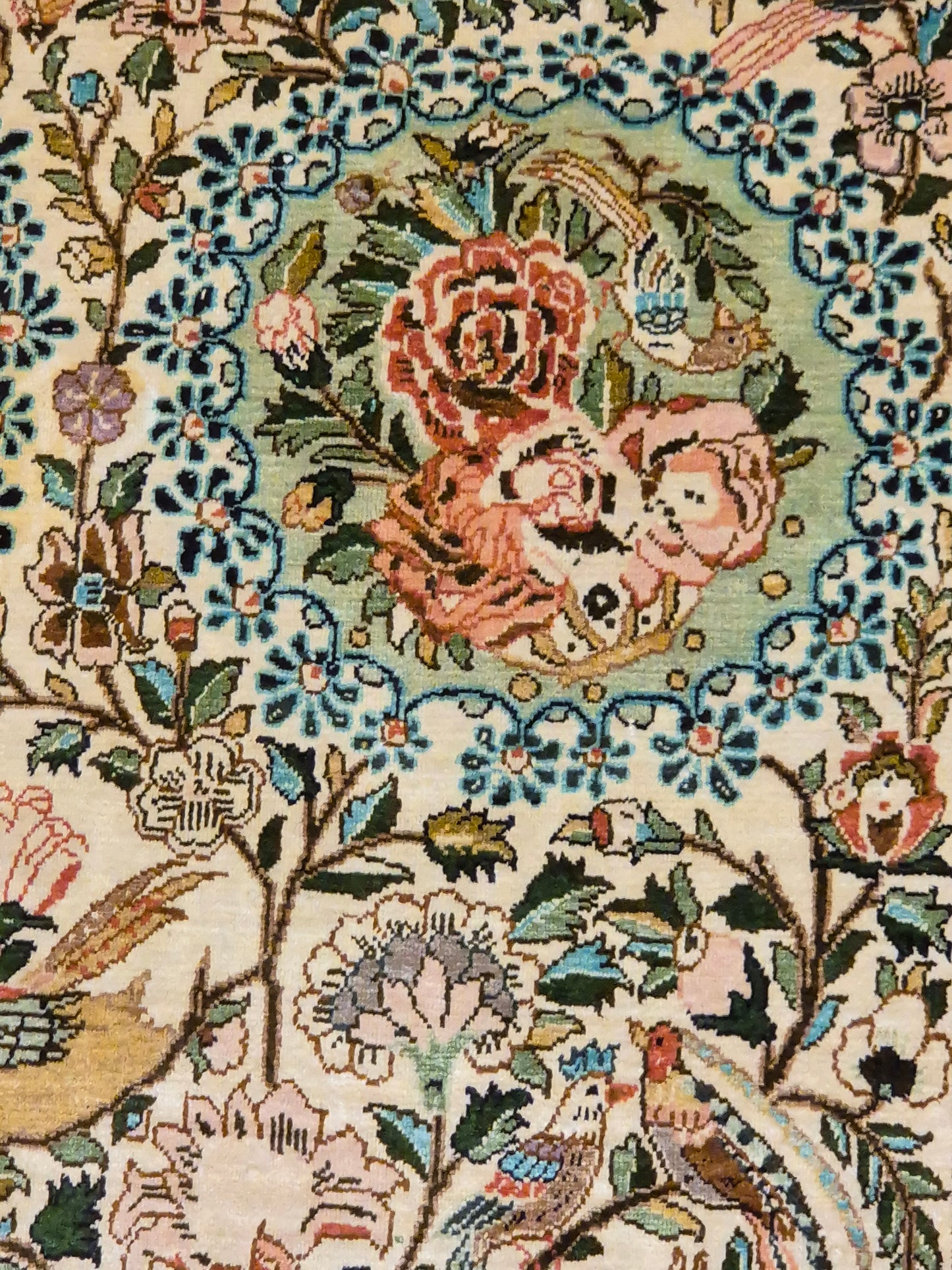 Hereke Teppich Naturseide florales Muster feine Knüpfung