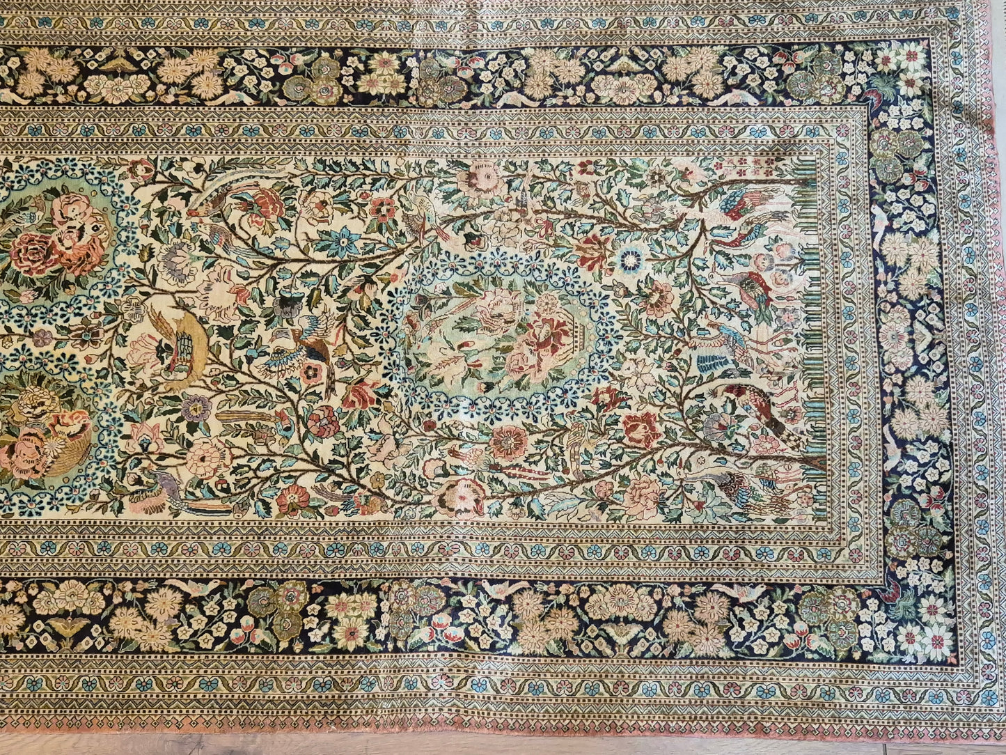 Hereke Teppich Naturseide florales Muster feine Knüpfung