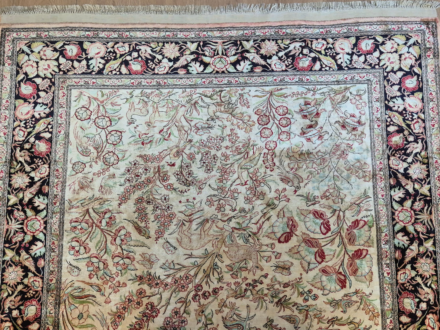 Ghom Teppich – Seide auf Seide, Paradiesgarten-Motiv, feine Knüpfung