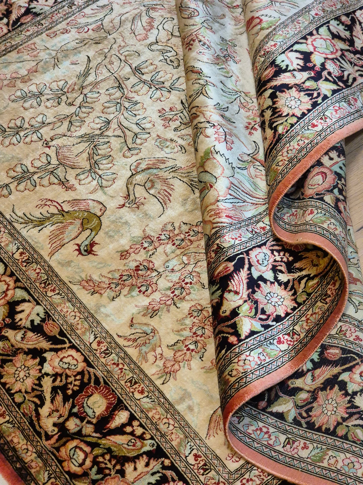 Ghom Teppich – Seide auf Seide, Paradiesgarten-Motiv, feine Knüpfung