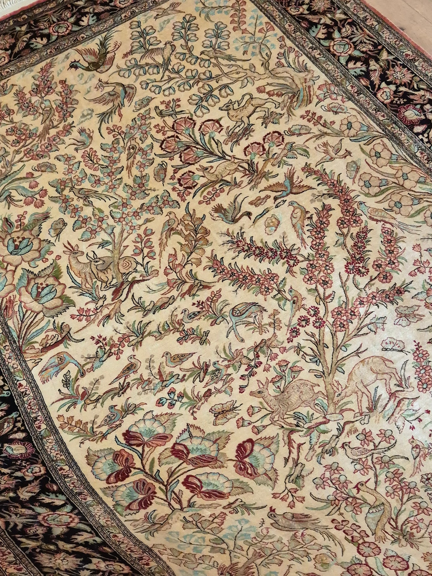 Ghom Teppich – Seide auf Seide, Paradiesgarten-Motiv, feine Knüpfung