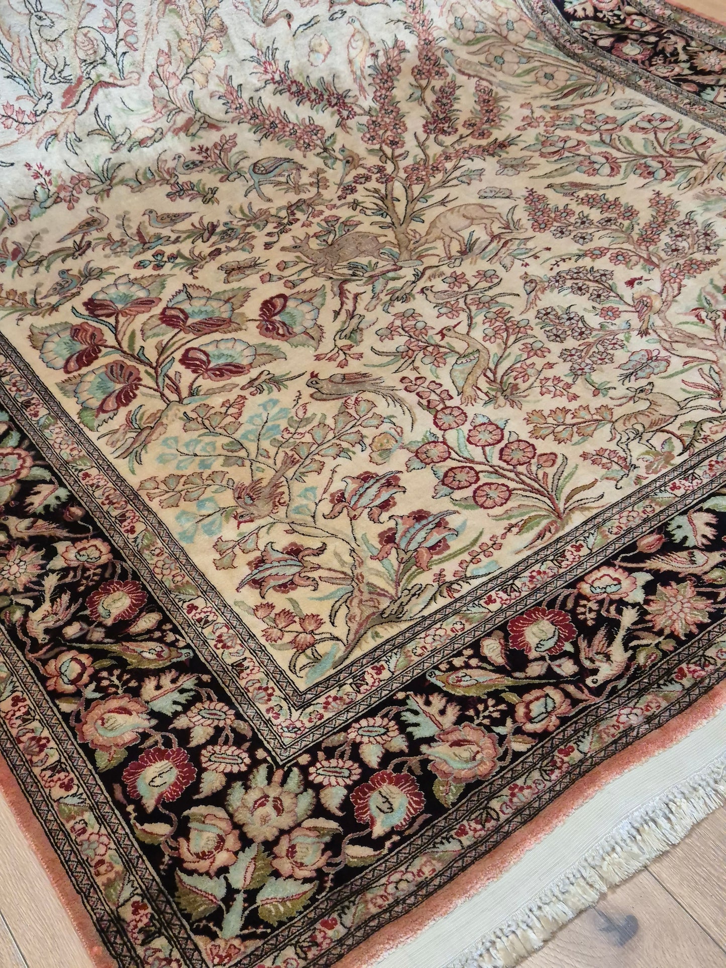 Ghom Teppich – Seide auf Seide, Paradiesgarten-Motiv, feine Knüpfung