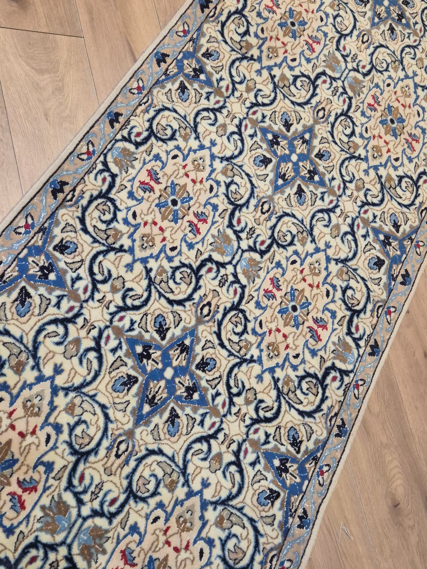 Nain Läufer – Korkwolle, Medaillon-Design, klassische Eleganz