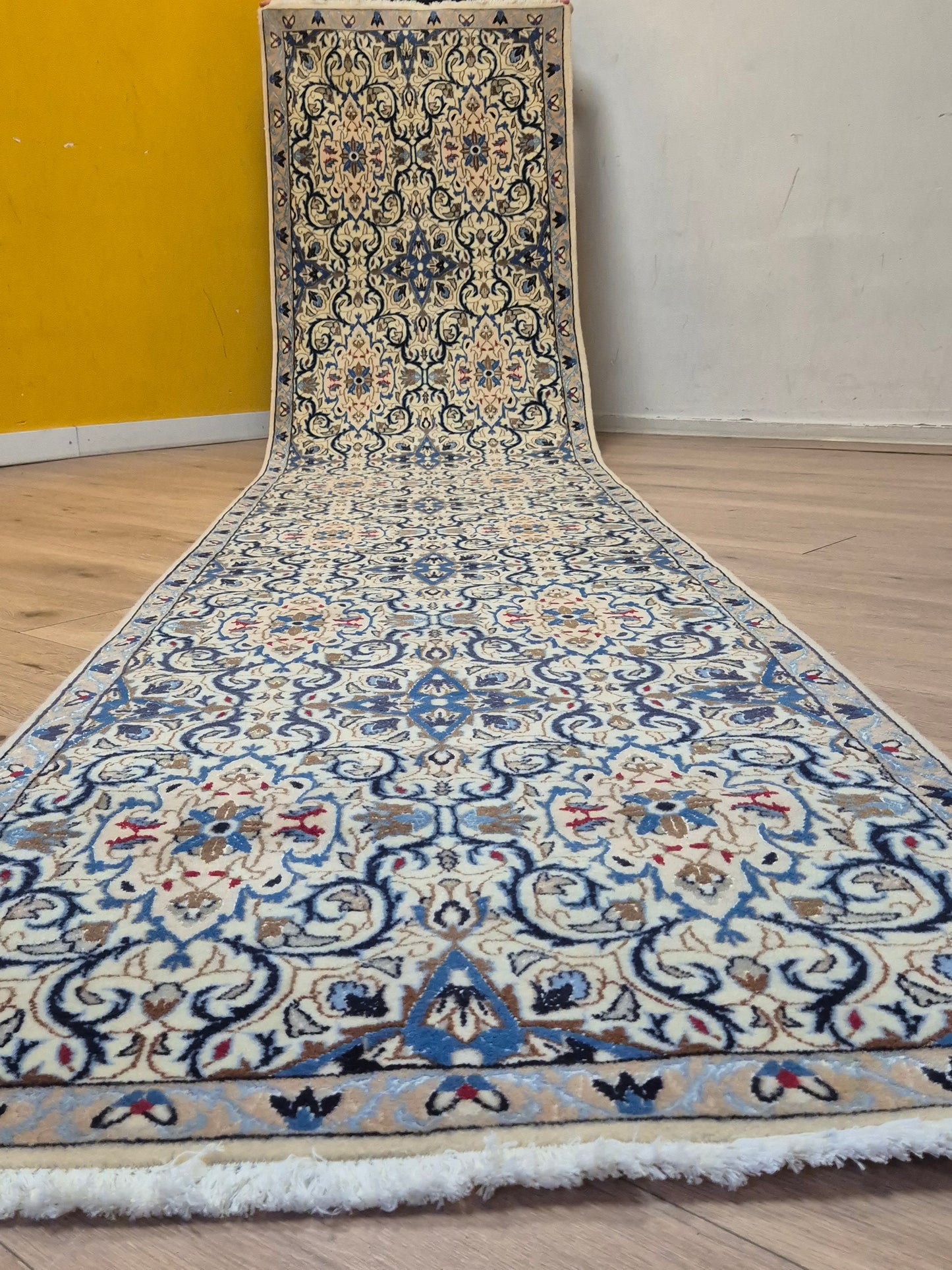 Nain Läufer – Korkwolle, Medaillon-Design, klassische Eleganz