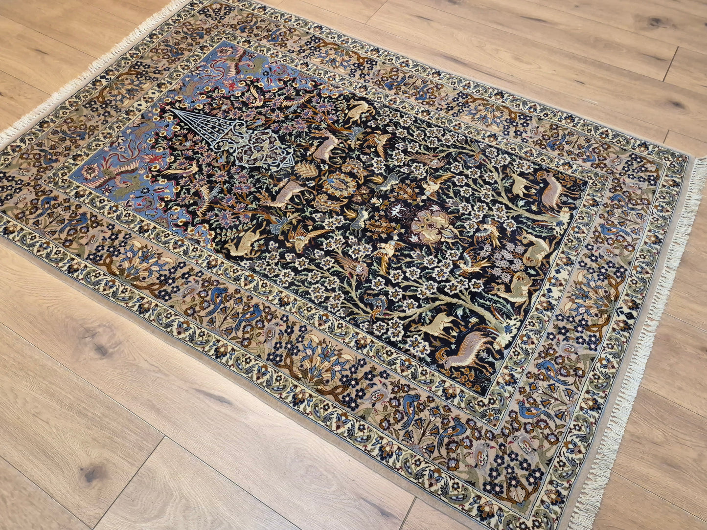 Isfahan Teppich – Korkwolle mit Seide, Jagdszene, feine Knüpfung