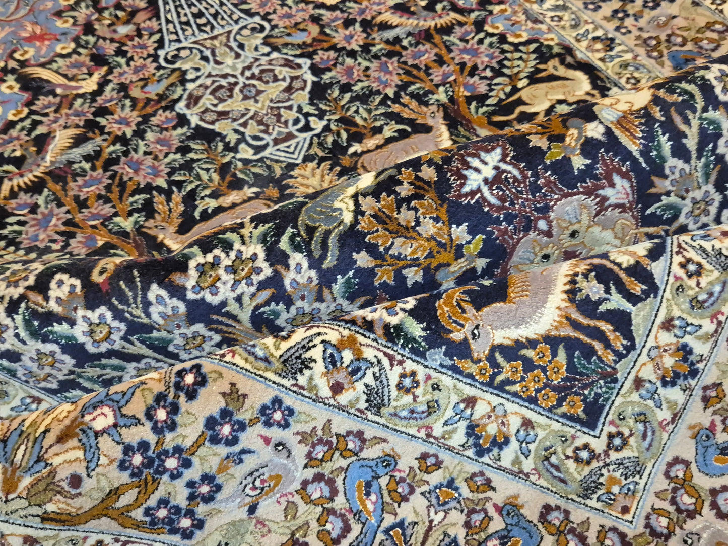 Isfahan Teppich – Korkwolle mit Seide, Jagdszene, feine Knüpfung
