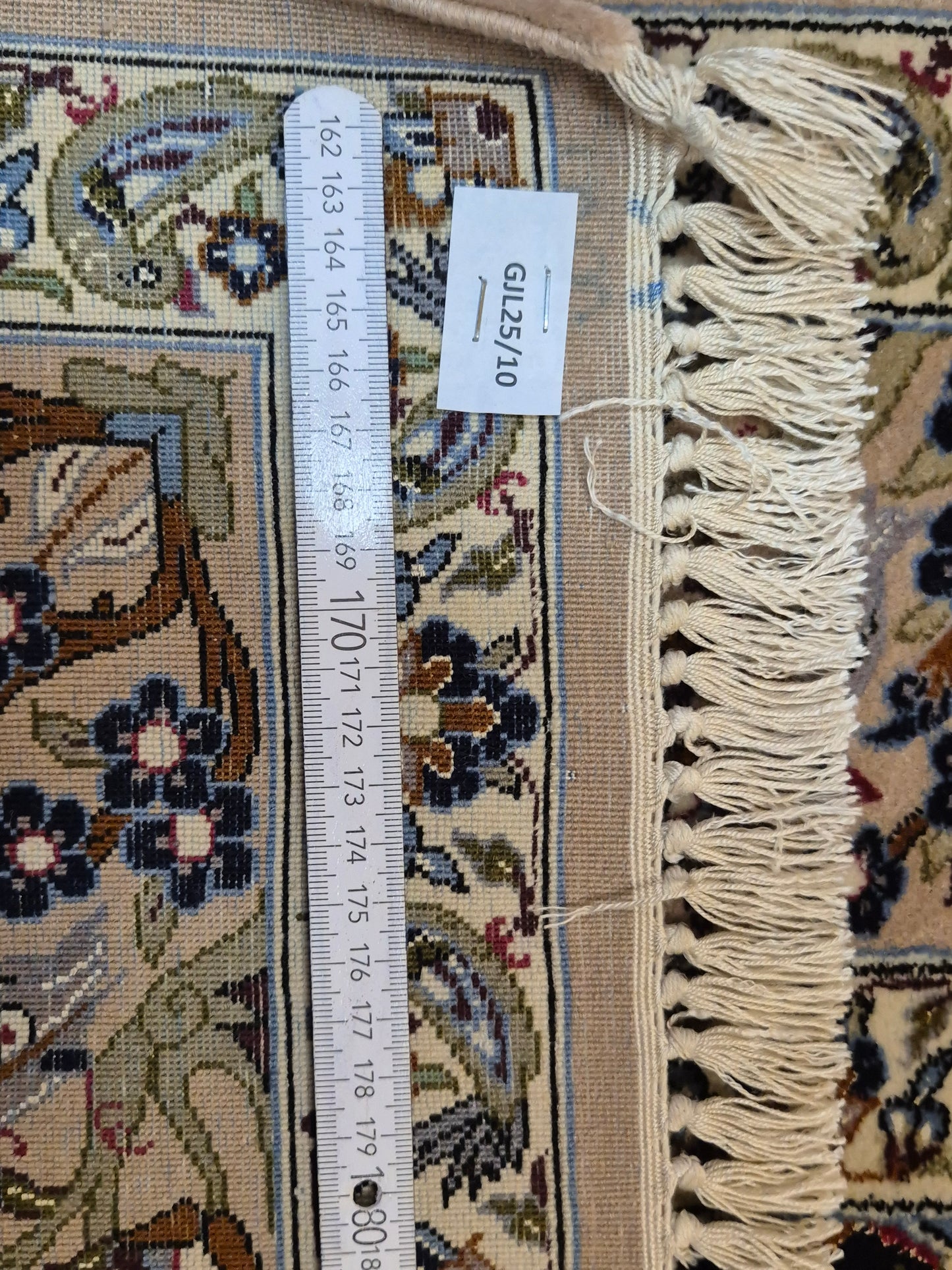 Isfahan Teppich – Korkwolle mit Seide, Jagdszene, feine Knüpfung