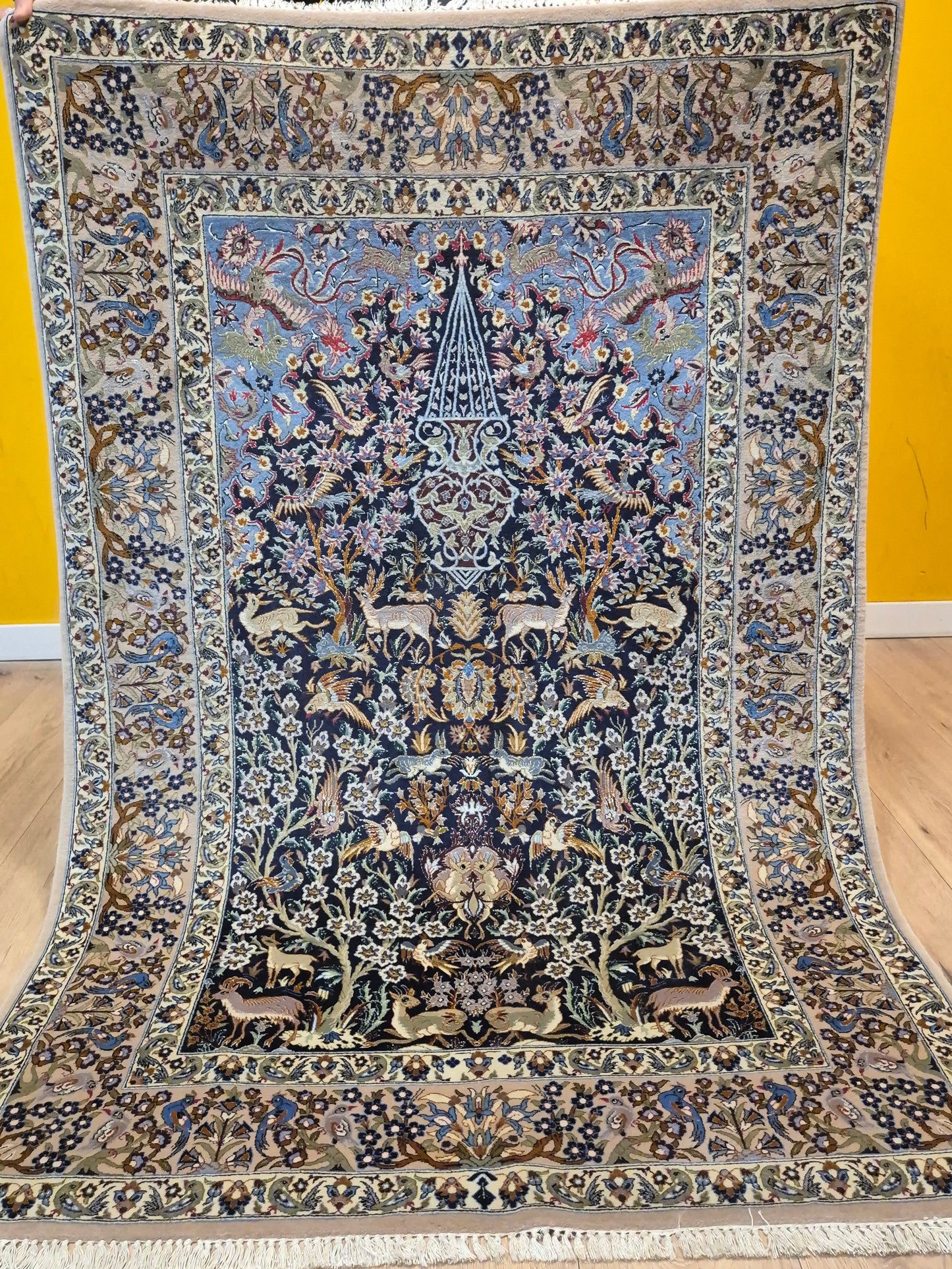 Isfahan Teppich – Korkwolle mit Seide, Jagdszene, feine Knüpfung