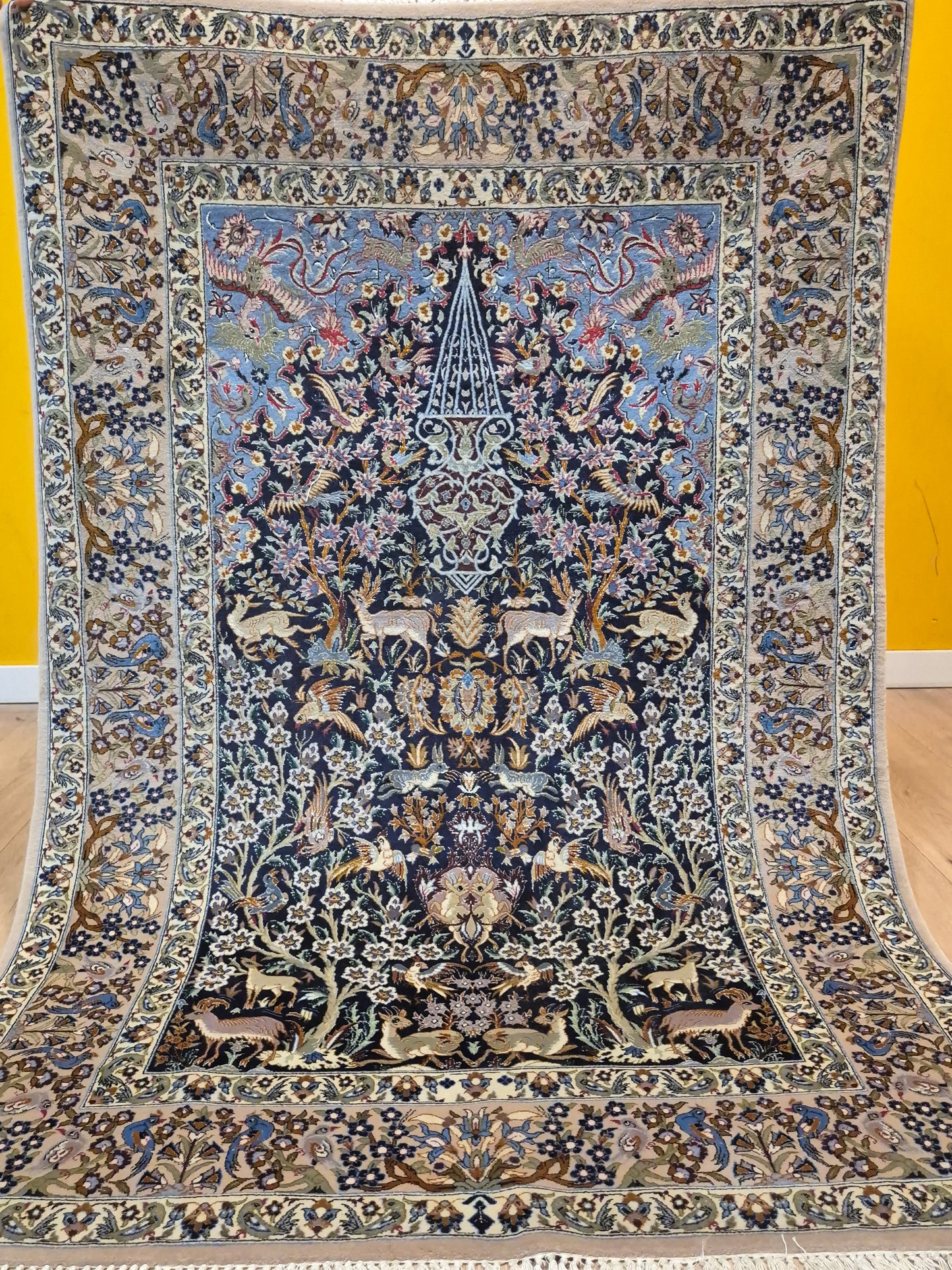 Isfahan Teppich – Korkwolle mit Seide, Jagdszene, feine Knüpfung