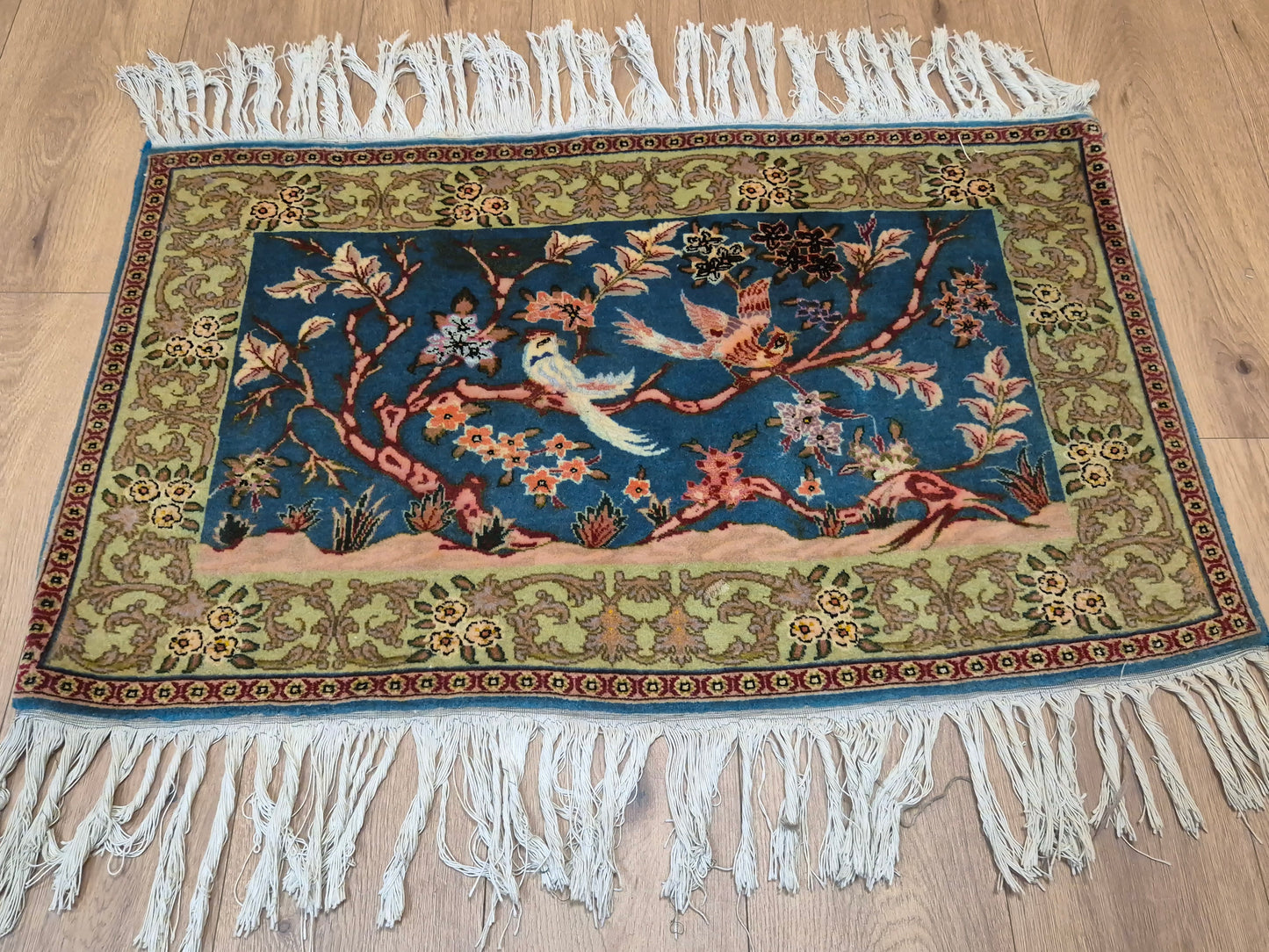 Täbriz Teppich Korkwolle Vogel-Motiv feine Handknüpfung