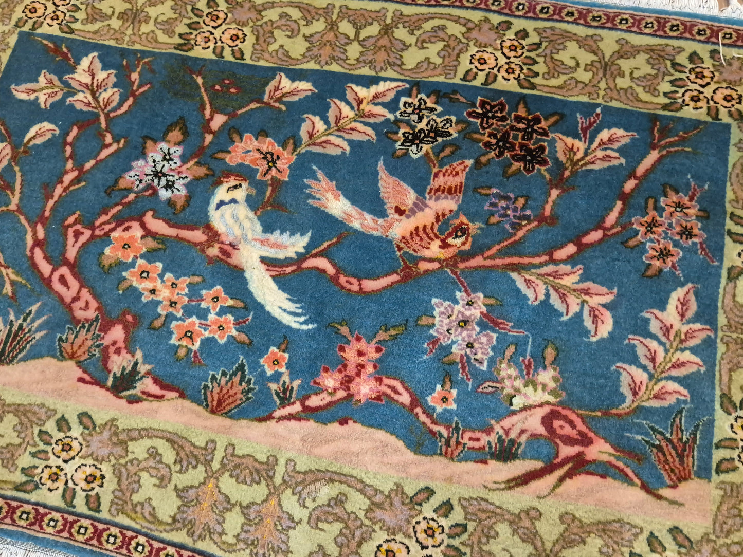 Täbriz Teppich Korkwolle Vogel-Motiv feine Handknüpfung