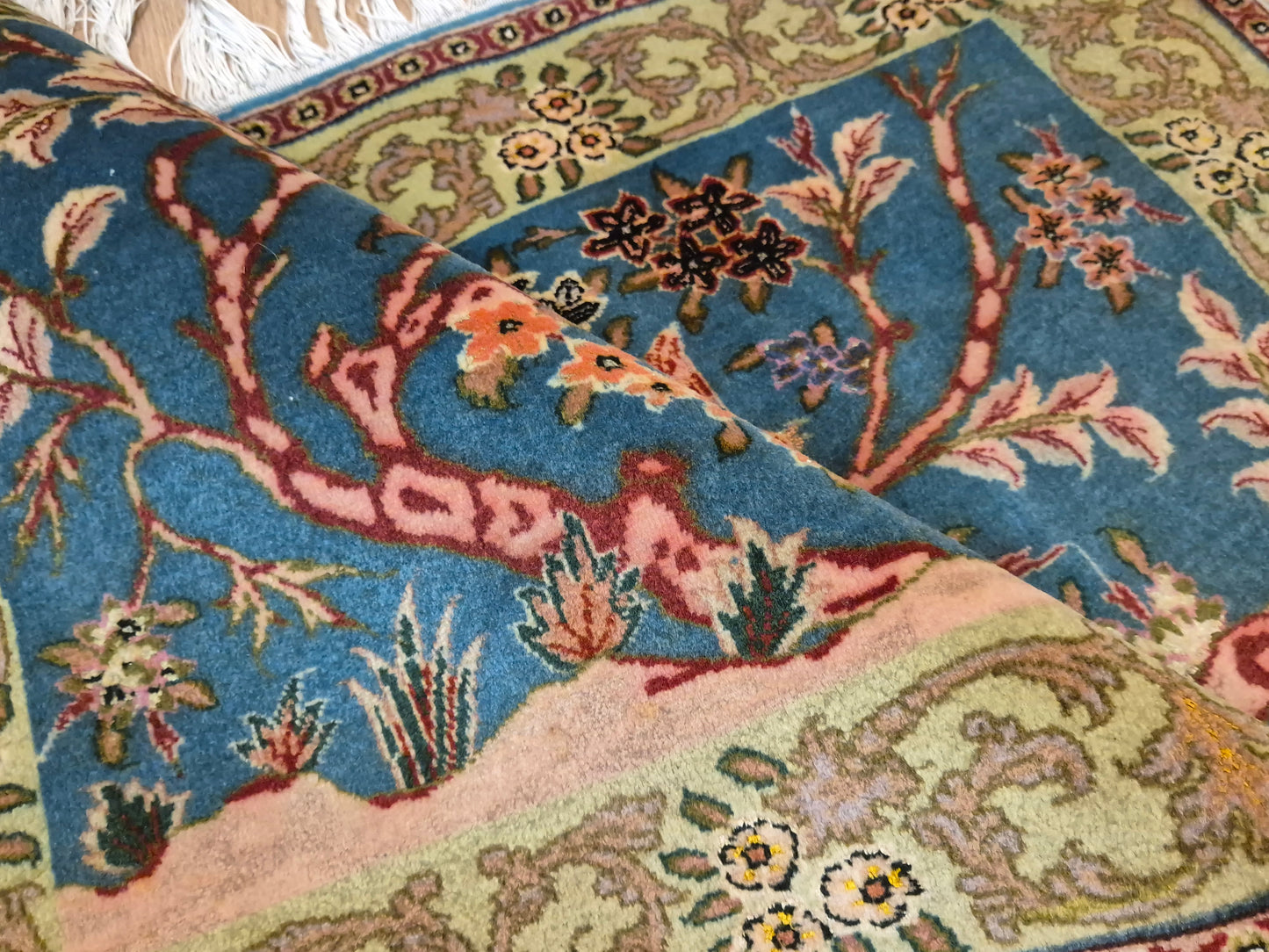 Täbriz Teppich Korkwolle Vogel-Motiv feine Handknüpfung