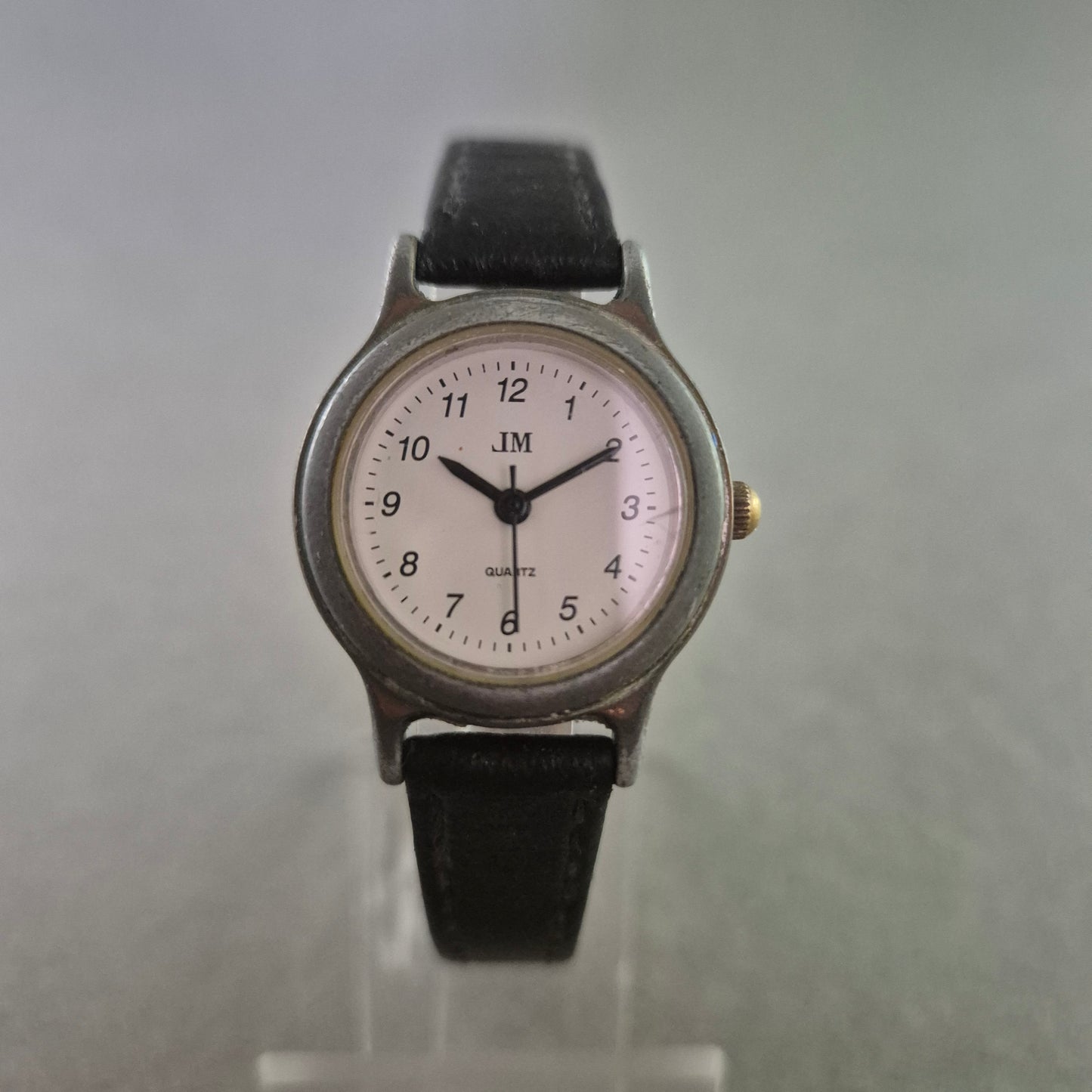 JM Damen Uhr – Klassisches Design mit schwarzem Lederarmband