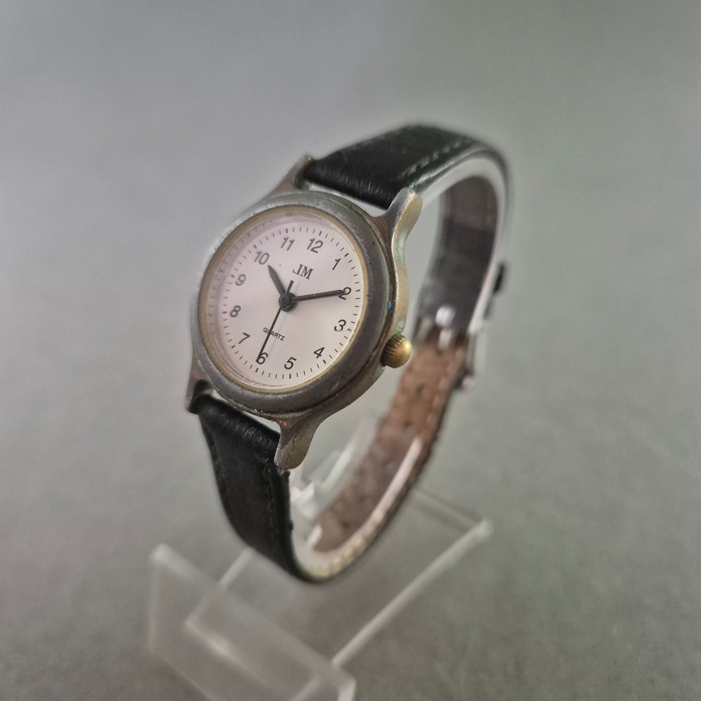 JM Damen Uhr – Klassisches Design mit schwarzem Lederarmband