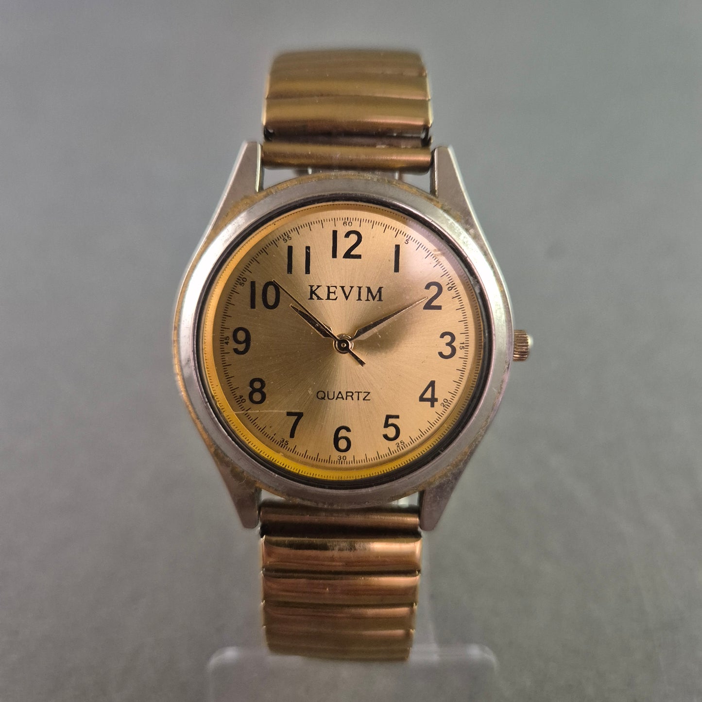 Kevim Herren Uhr – Goldfarbenes Design mit Flexband