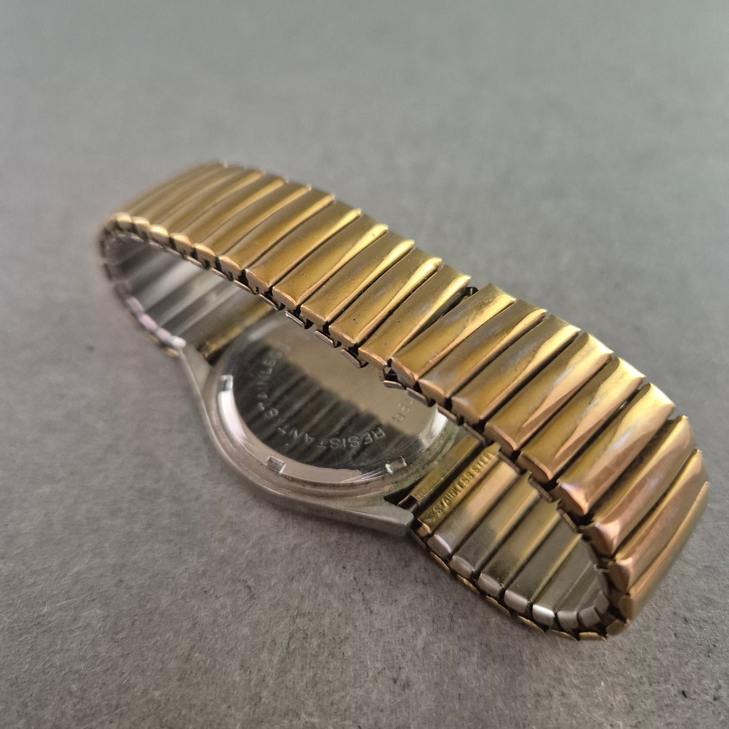 Kevim Herren Uhr – Goldfarbenes Design mit Flexband