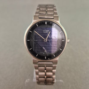 Citizen Herren Uhr – Schlankes Edelstahl Design mit schwarzem Zifferblatt