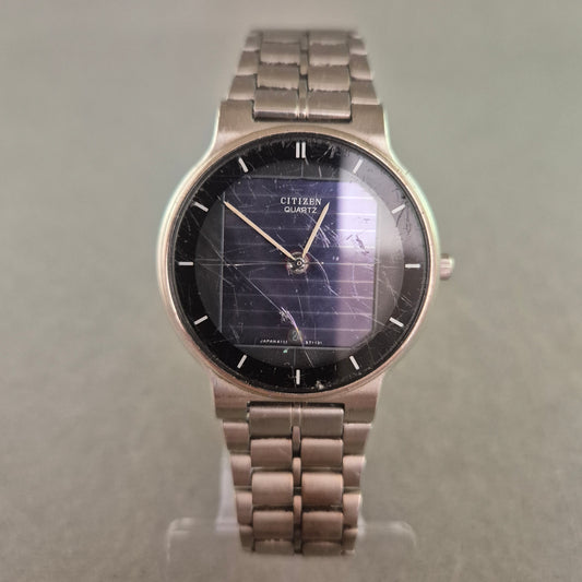 Citizen Herren Uhr – Schlankes Edelstahl Design mit schwarzem Zifferblatt