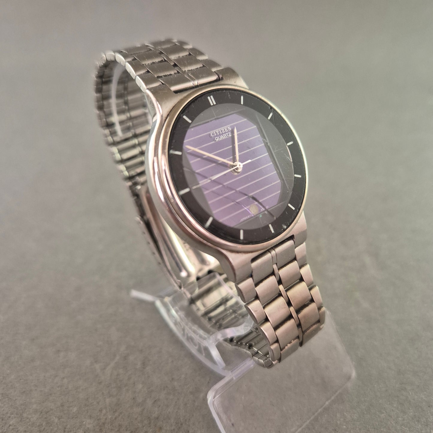 Citizen Herren Uhr – Schlankes Edelstahl Design mit schwarzem Zifferblatt