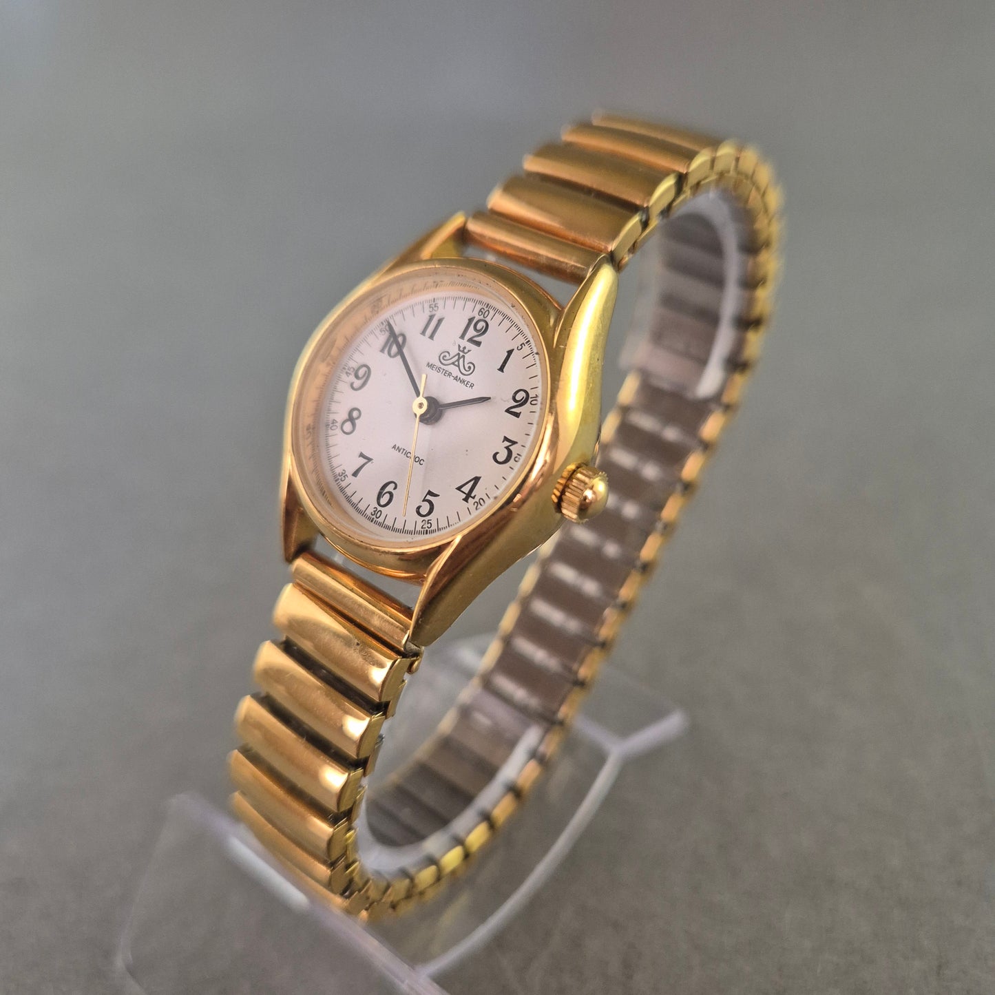 Meister Anker Damen Uhr – Klassisches Design mit goldfarbenem Flexband