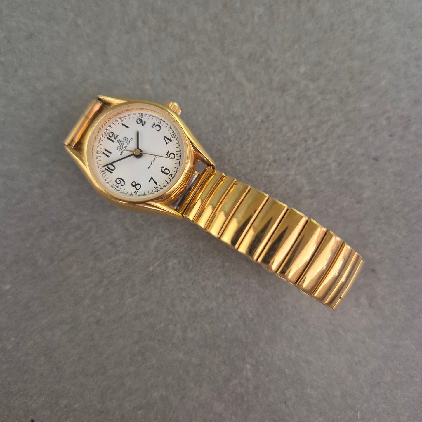 Meister Anker Damen Uhr – Klassisches Design mit goldfarbenem Flexband