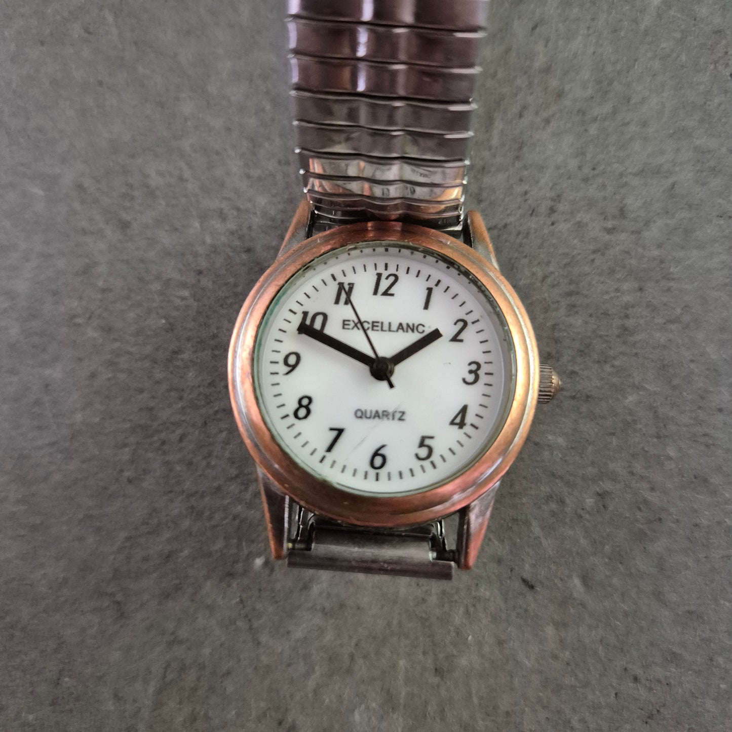 Excellanc Damen Uhr – Klassisches Design mit Stretcharmband