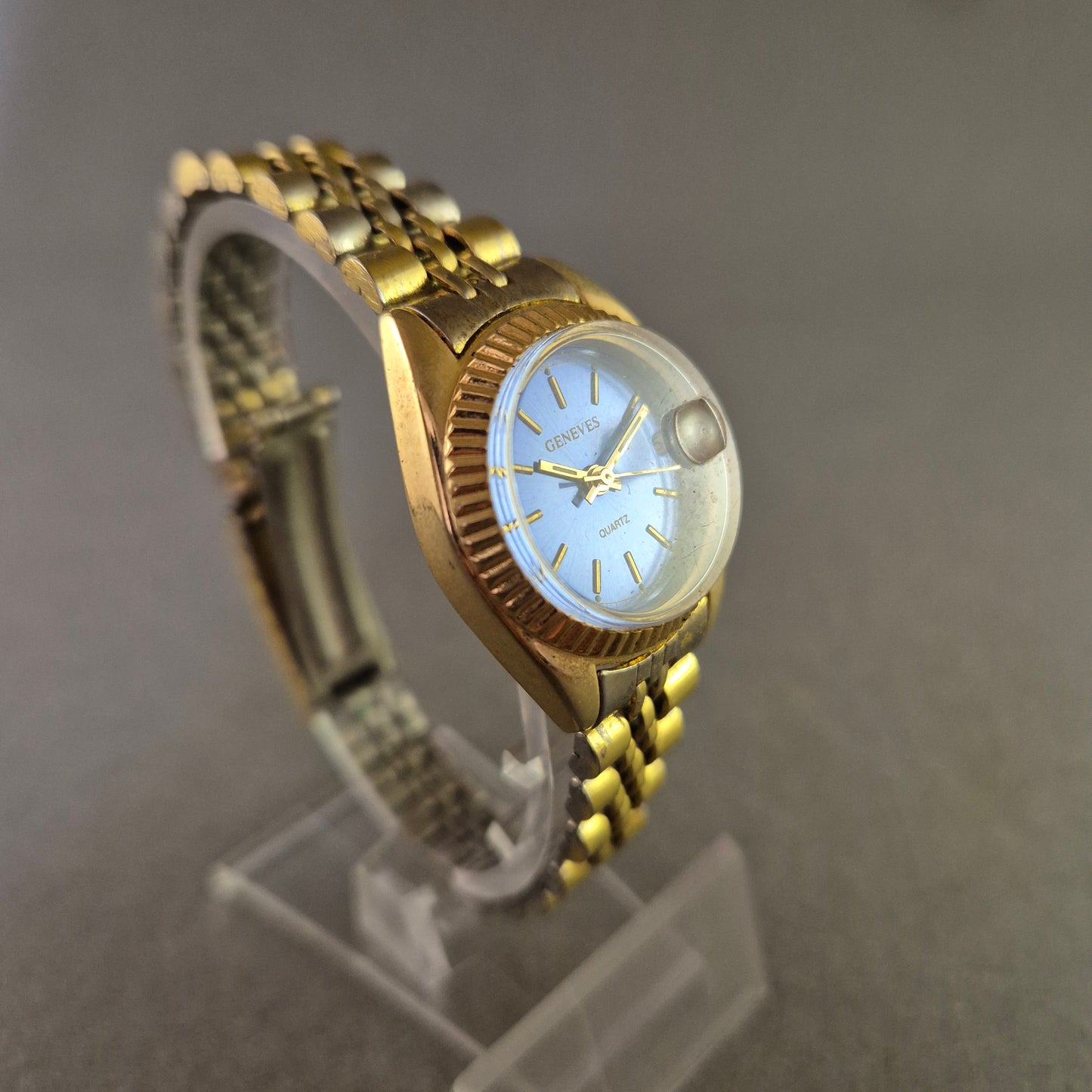 Genevis Damen Quarz Armbanduhr – Goldfarben mit Blauem Zifferblatt