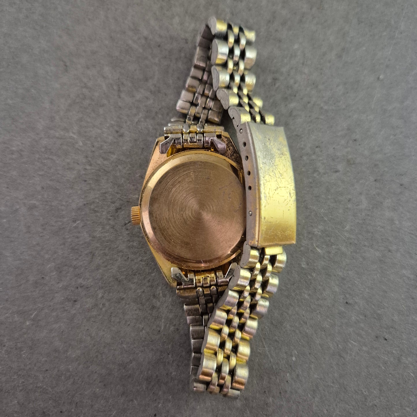 Genevis Damen Quarz Armbanduhr – Goldfarben mit Blauem Zifferblatt