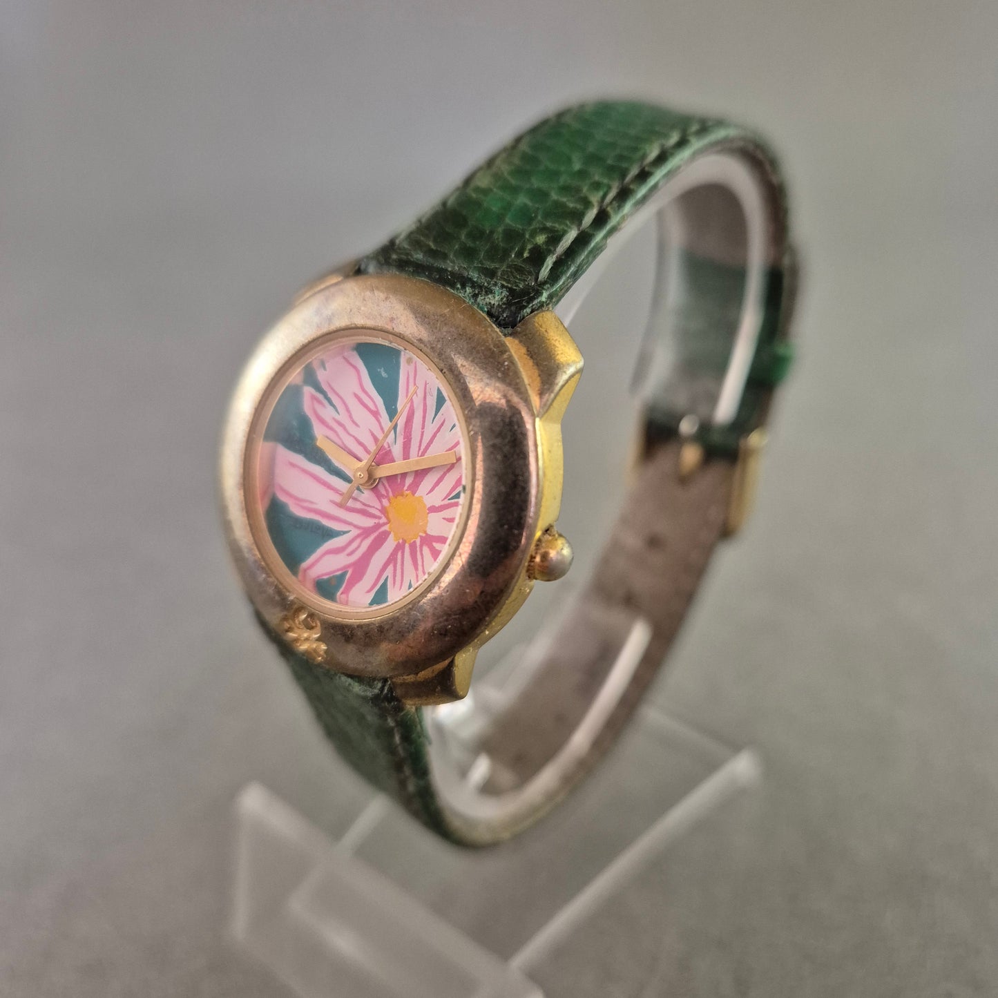 Benetton Damen Uhr by Bulova – Vintage mit Blumenmotiv