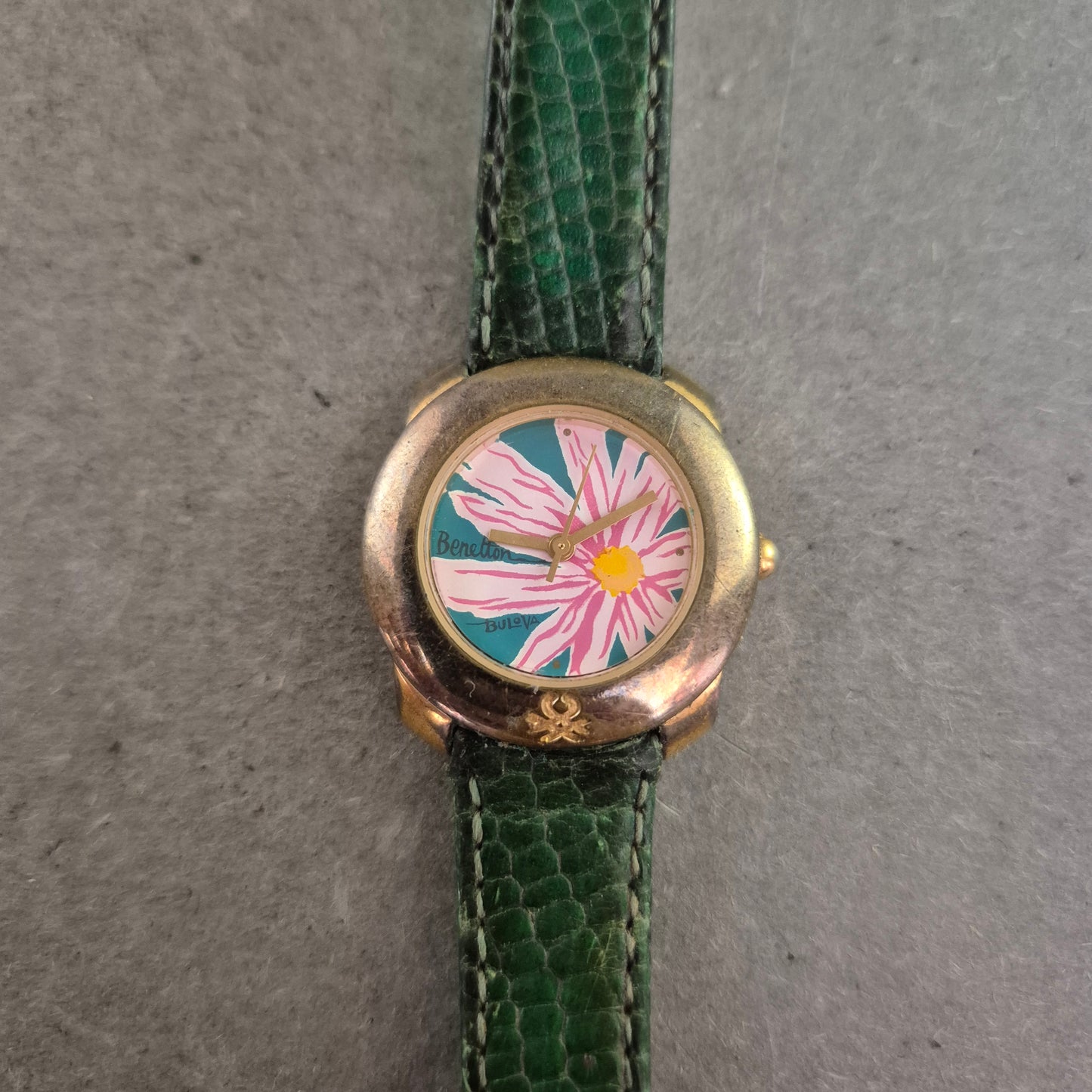 Benetton Damen Uhr by Bulova – Vintage mit Blumenmotiv