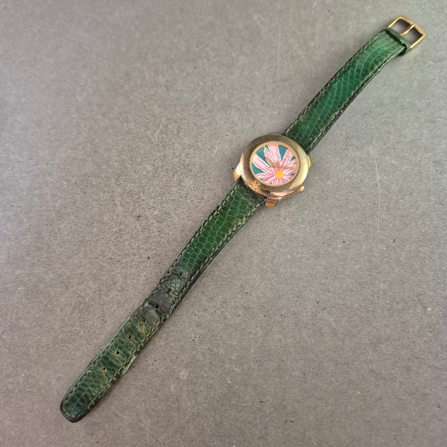 Benetton Damen Uhr by Bulova – Vintage mit Blumenmotiv