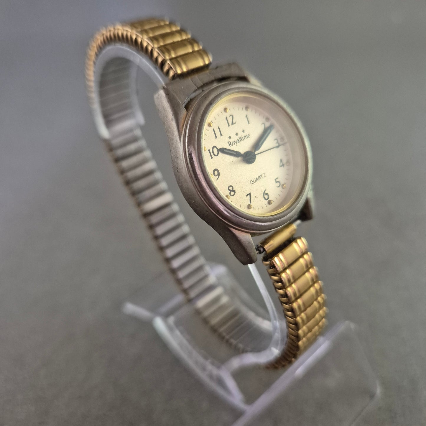 Royaltime Damen Uhr – Klassisches Design mit goldfarbenem Stretcharmband