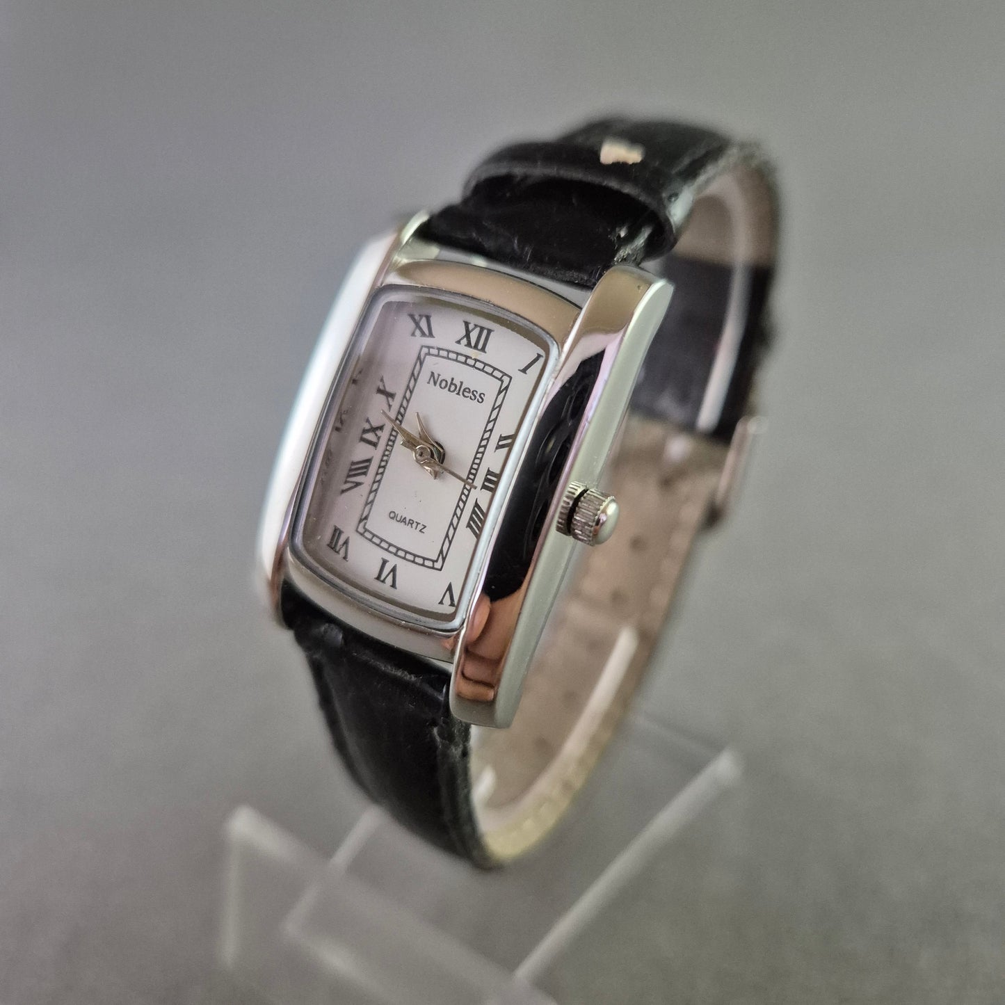 Elegante Damen Uhr Nobless mit schwarzem Lederband
